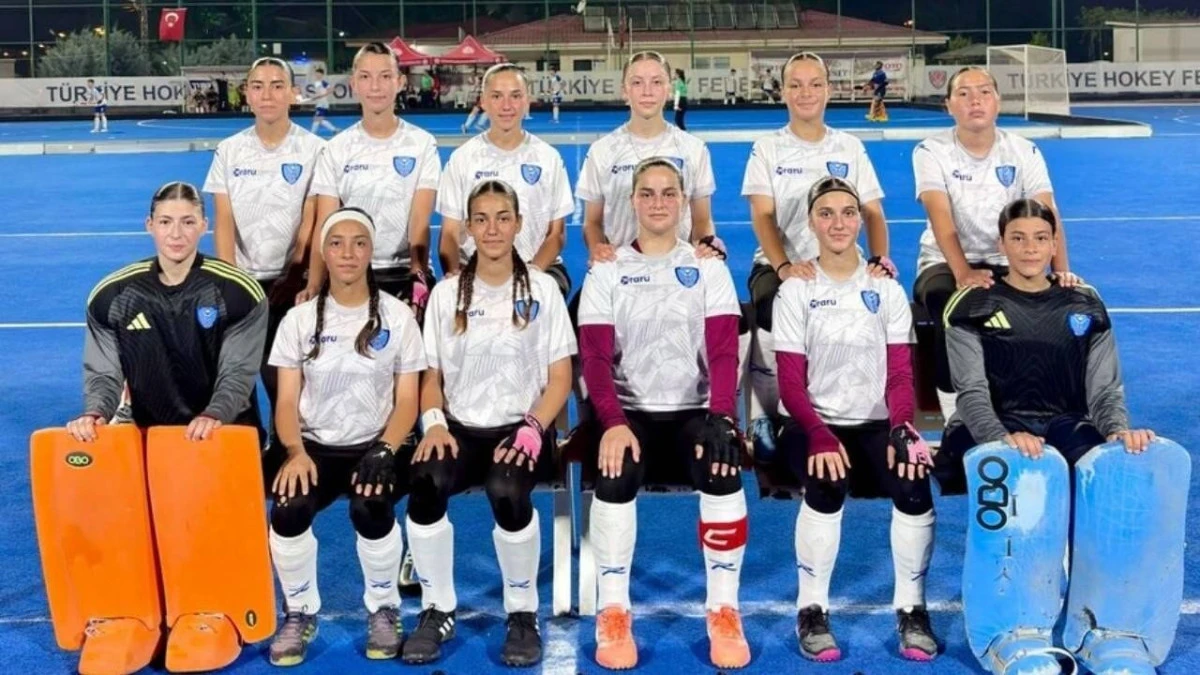 Adana&rsquo;nın kız hokey takımı &uuml;st &uuml;ste &uuml;&ccedil;&uuml;nc&uuml; kez T&uuml;rkiye şampiyonu 