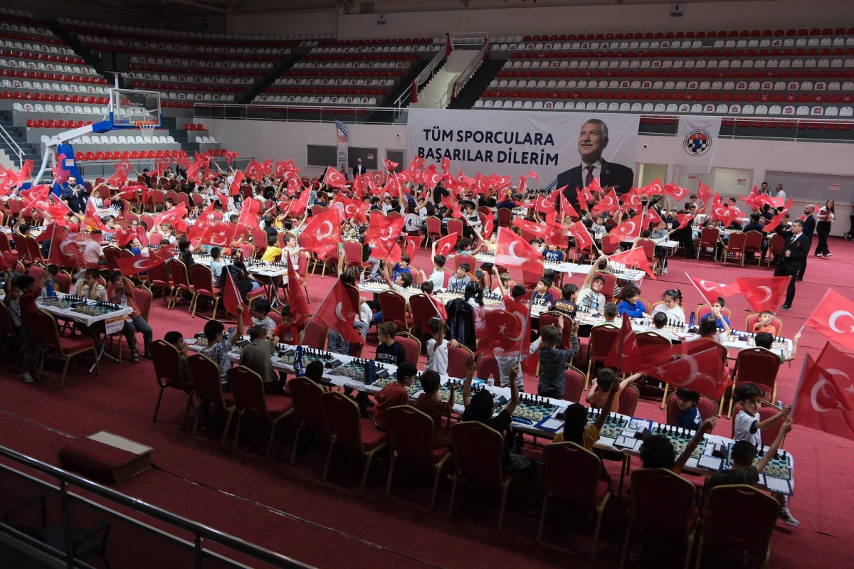Cumhuriyet coşkusu, satranç tahtasında