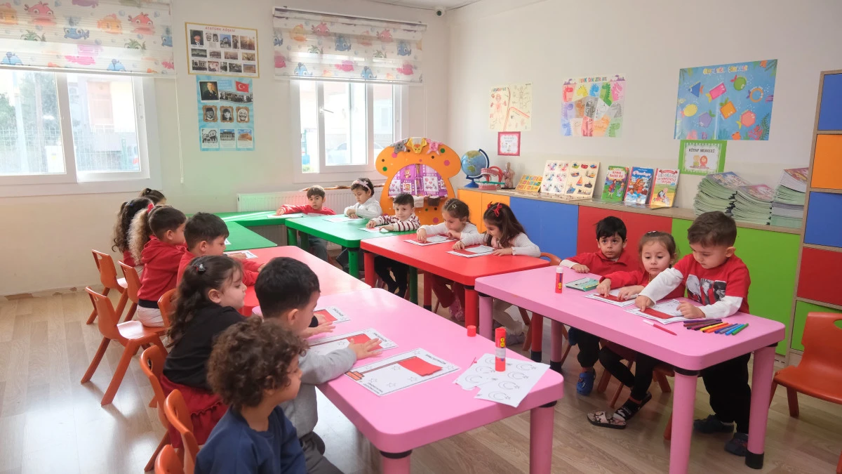 Hilal Işık Aşrak Kreşinde İkinci D&ouml;nem Bayrak Sevgisiyle Başladı